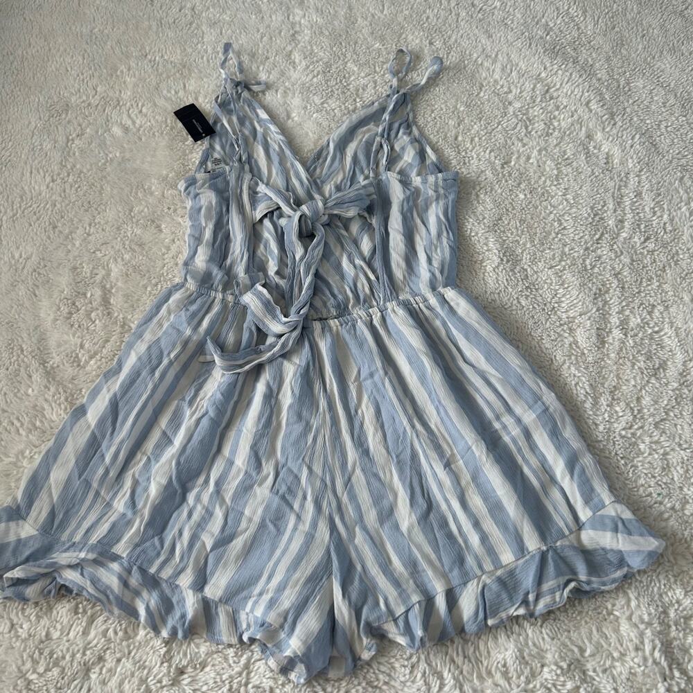 American Eagle Women L Blue/White Striped Open Back Romper Preppy Summer Resort - Picture 2 of 5